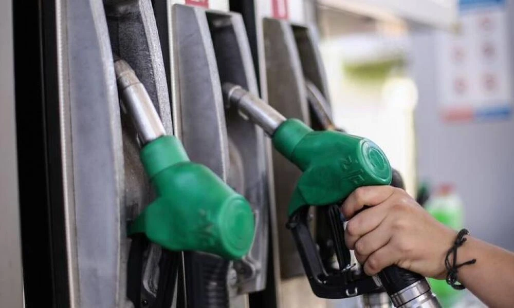 Επίδομα καυσίμων: "Έσπασαν" τα κοντέρ - 240.000 αιτήσεις σε 24 ώρες
